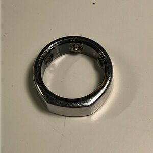 Oura Ring  Gen 3 Heritage size 9 Silver